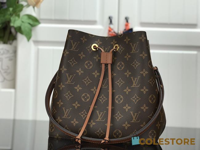 Louis Vuitton Bucket Bag Monogram 26 x 22 x 27 cm - 1
