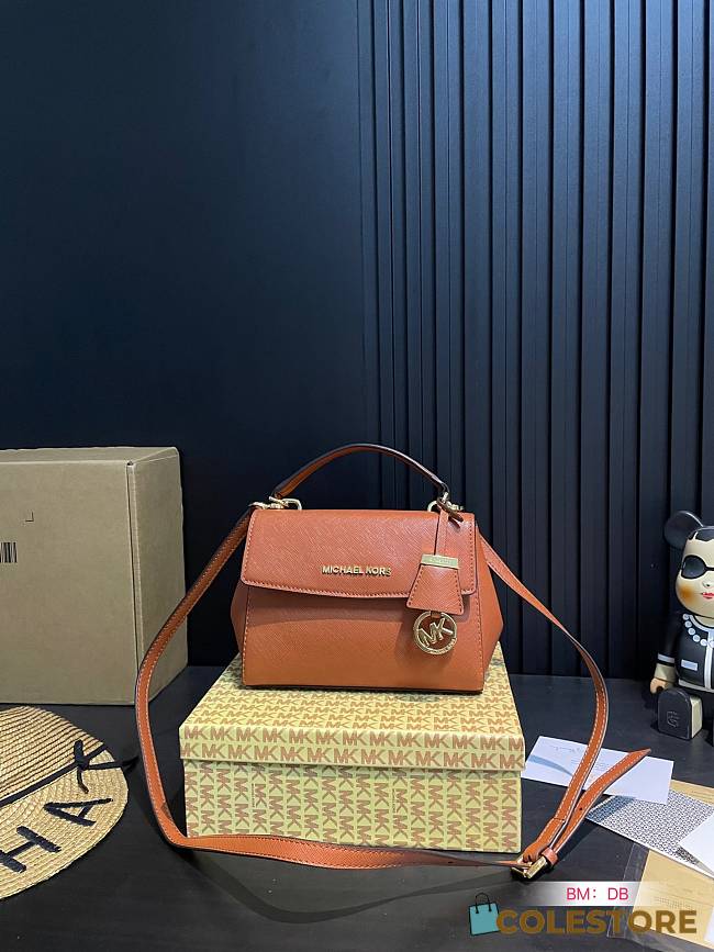 Michael Kors Brown Bag 20 x 16 cm - 1