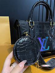 Louis Vuitton OnTheGo Crocodile Pattern Black 25 x 20 cm - 5