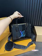 Louis Vuitton OnTheGo Crocodile Pattern Black 25 x 20 cm - 6