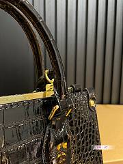Louis Vuitton OnTheGo Crocodile Pattern Red 25 x 20 cm - 3
