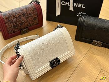 Chanel Le Boy White 25 cm