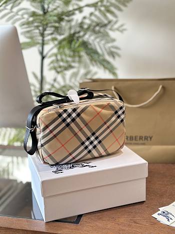 Burberry Shoulder Bag In Brown 25 x 12 x 18 cm
