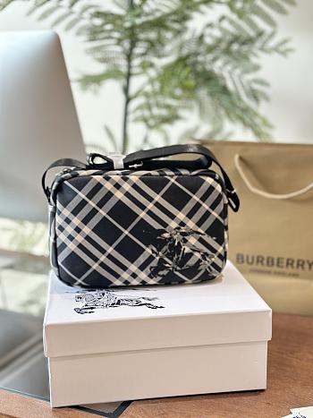 Burberry Shoulder Bag In Black 25 x 12 x 18 cm