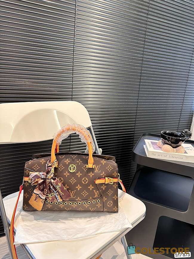 Louis Vuitton Bag 32 x 21 cm - 1