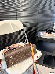 Louis Vuitton Bag 32 x 21 cm - 2