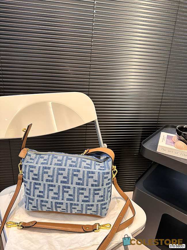 Fendi Crossbody Blue 26 x 19 cm - 1