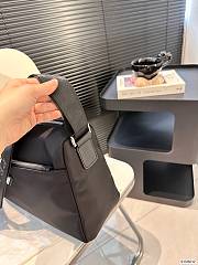 Prada Re-Nylon Black 33 x 22 cm - 2