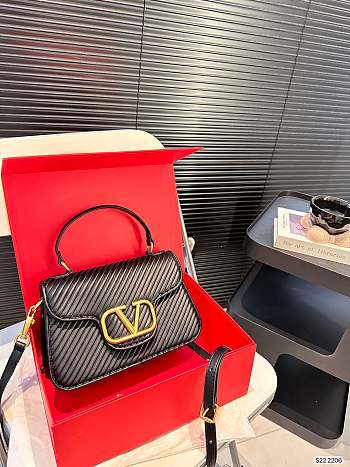 Valentino Garavani Black 26 x 17 cm
