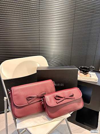 Colestore Balenciaga Leopolda Pochette Pink 31 x 21 cm