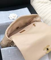 Chanel 19 Flap Bag Beige AS1161 30 x 20 x 10 cm - 3