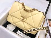 Chanel 19 Flap Bag Yellow AS1161 26 x 16 x 9 cm - 1
