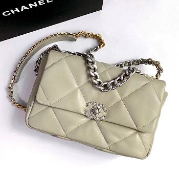 Chanel 19 Flap Bag Green AS1161 30 x 20 x 10 cm