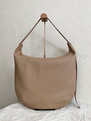 The Row Womens Allie N/S Leather Hobo Bag In Beige 40 x 8 x 37 cm