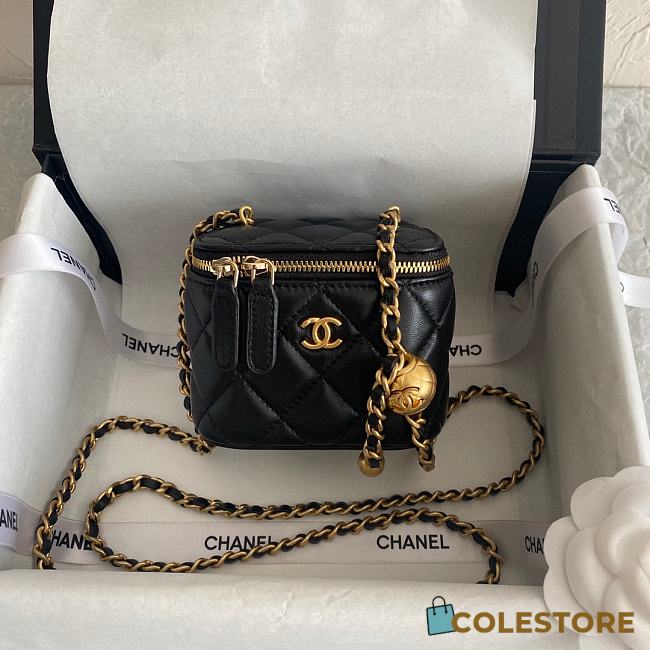Chanel Small Classic Box 10 x 7 x 10 cm - 1