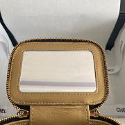 Chanel Small Classic Box 10 x 7 x 10 cm - 6