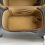 Chanel Medium Classic Box Black 16 x 8 x 10 cm - 4