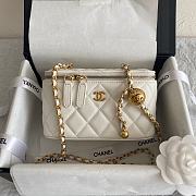 Chanel Medium Classic Box White 16 x 8 x 10 cm - 1