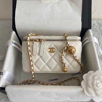 Chanel Medium Classic Box White 16 x 8 x 10 cm