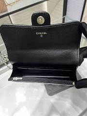 Chanel 24a Flap Bag Black 20 cm - 3