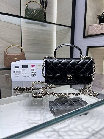 Chanel 24a Flap Bag Black 20 cm
