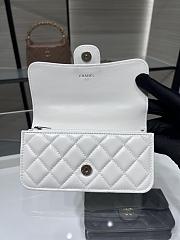 Chanel 24a Flap Bag White 20 cm - 3