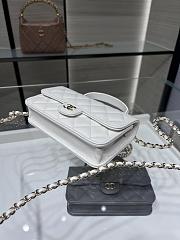Chanel 24a Flap Bag White 20 cm - 2