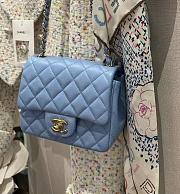 Chanel 24a Flap Bag Blue 20 cm - 1