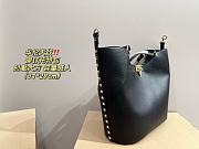 Valentino Garavani Rockstud Logo Detailed Shoulder Bag Black 31 x 29 cm - 3