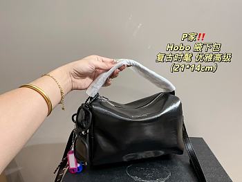 Prada Hobo Black 21 x 14 cm 