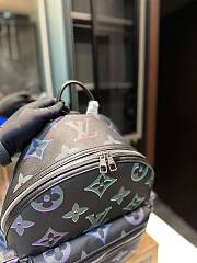 Louis Vuitton Discovery Backpack Black 32.5 x 40 cm - 3