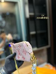 Louis Vuitton Mini Pochette Pink 15 x 10 cm - 4