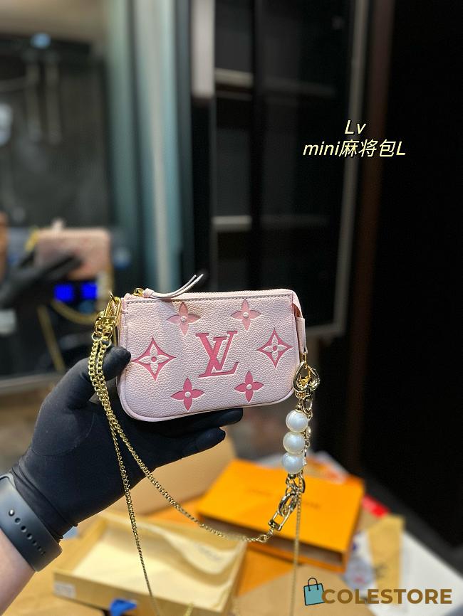 Louis Vuitton Mini Pochette Pink 15 x 10 cm - 1