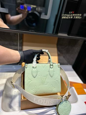 Louis Vuitton On The Go Green 25 cm