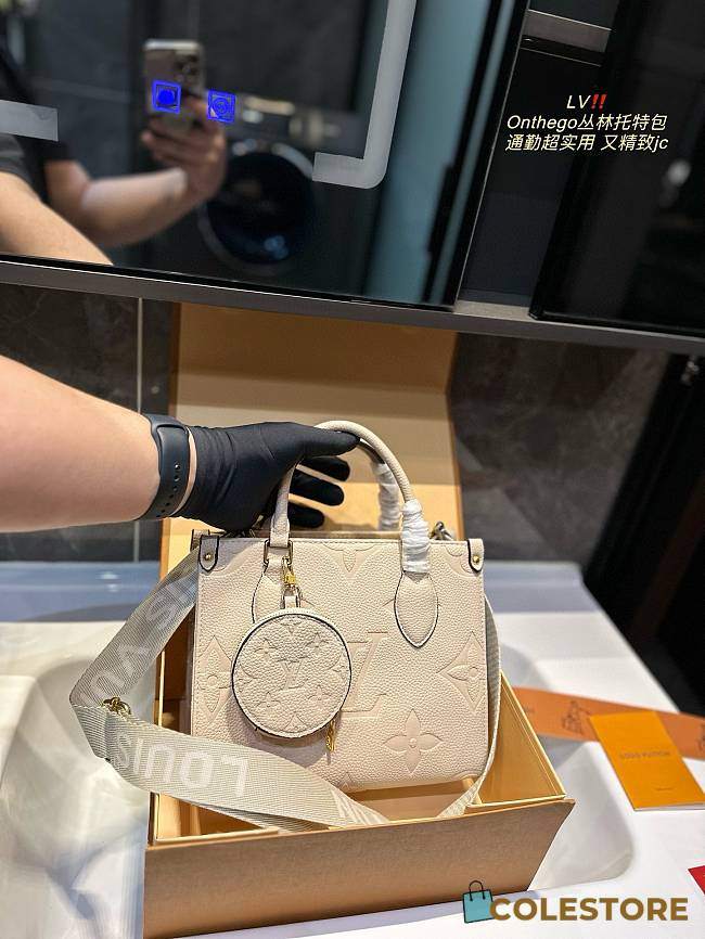 Louis Vuitton On The Go Beige 25 cm - 1