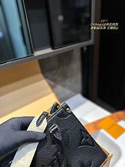 Louis Vuitton On The Go Brown 25 cm - 5