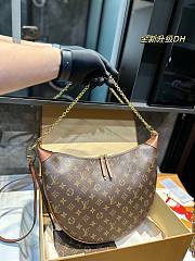 Louis Vuitton Loop Monogram 38 x 26 cm - 1