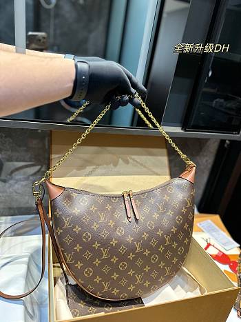 Louis Vuitton Loop Monogram 38 x 26 cm