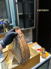 Louis Vuitton Loop Monogram 38 x 26 cm - 3