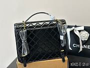 Chanel 22K Black Caviar Messenger Backpack 30 x 21 cm - 2
