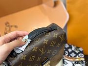 Louis Vuitton Pochette Métis Backpack 20 x 16 cm - 4