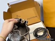 Louis Vuitton NoeNoe MM Beige 26 x 26 x 17.5 cm - 6