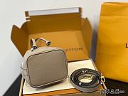 Louis Vuitton NoeNoe MM Beige 26 x 26 x 17.5 cm - 4