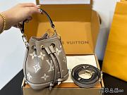 Louis Vuitton NoeNoe MM Beige 26 x 26 x 17.5 cm - 3