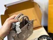 Louis Vuitton Onthego Beige 18 cm - 6