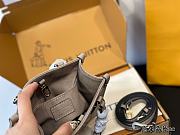 Louis Vuitton Onthego Beige 18 cm - 4