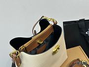 Coach Willow Shoulder Bag Beige 24 x 21 cm - 6