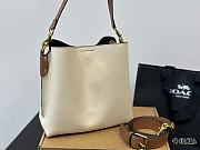 Coach Willow Shoulder Bag Beige 24 x 21 cm - 3