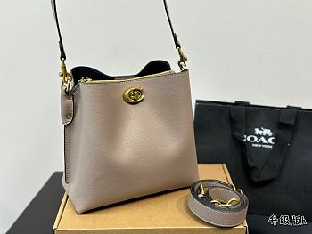 Coach Willow Shoulder Bag Brown 24 x 21 cm