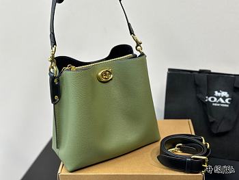 Coach Willow Shoulder Bag Green 24 x 21 cm